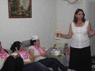 קוראת בטארוט ליום הולדת